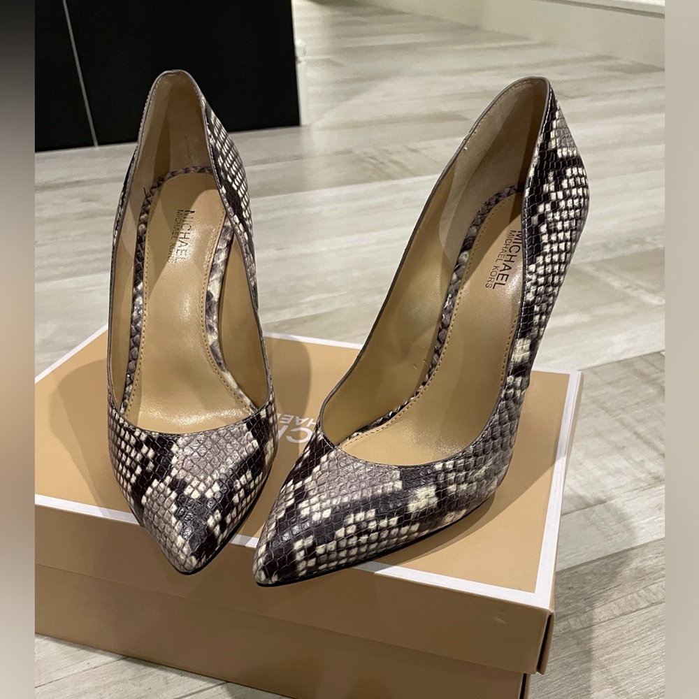 Michael Kors Black and Cream genuine Snakeskin Heels size 6. Like new worn once